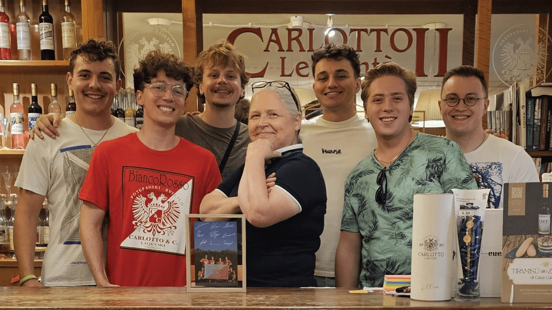 Il team con la proprietaria Daniela Carlotto