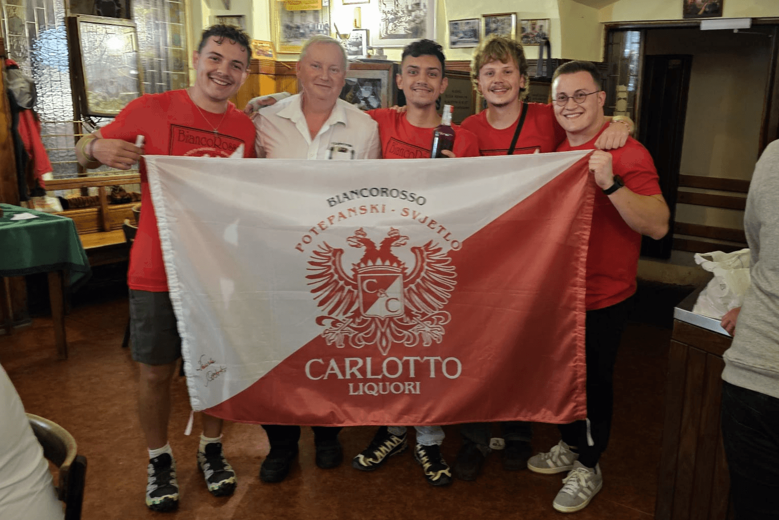 Il team al U Zlatého tygra, Praga